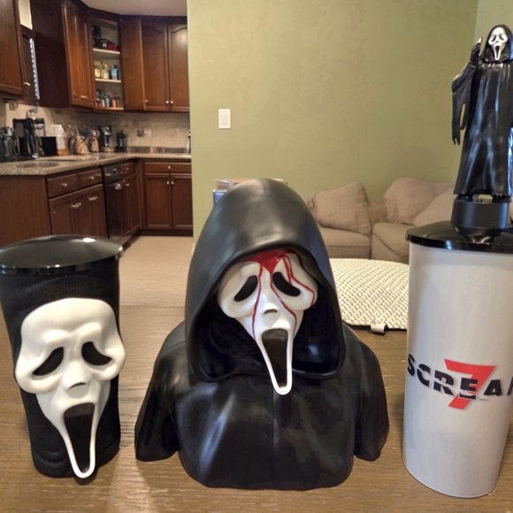 Ghostface Themed Home Decor Set - Black and White - Picture 1 of 1